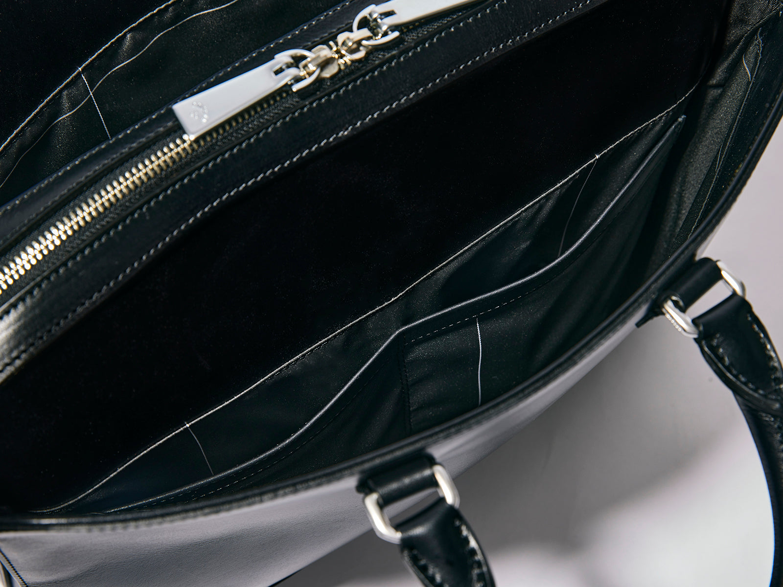 【値下げ】aniary 黒ブリーフトートバッグ　【美品】 aniary（アニアリ） 最大51%☆5/13限定 正規取扱店 ブリーフケース